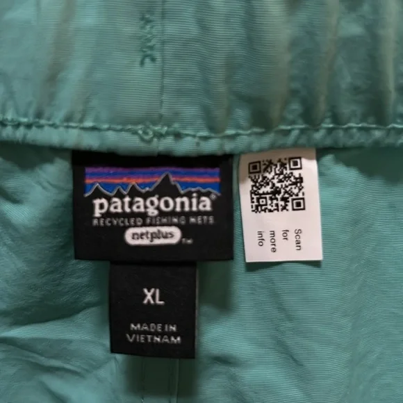 Patagonia Women’s Early Teal Barely Baggies Shorts 2 1/2” Size XL - Picture 9 of 10